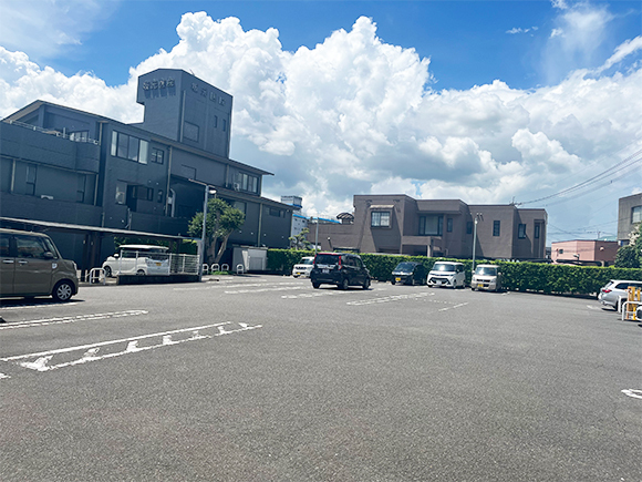 坂元医院駐車場